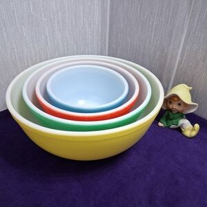 Vintage Pyrex Primary Colors Mixing Bowls Set Four Glass Yellow Green Red Blue